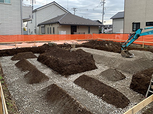 基礎根伐・砕石敷